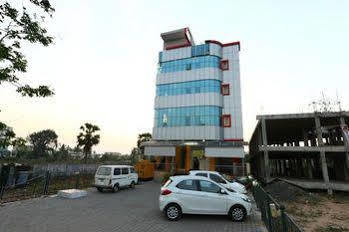 Capital O 10546 Parkway Inn Chennai Luaran gambar